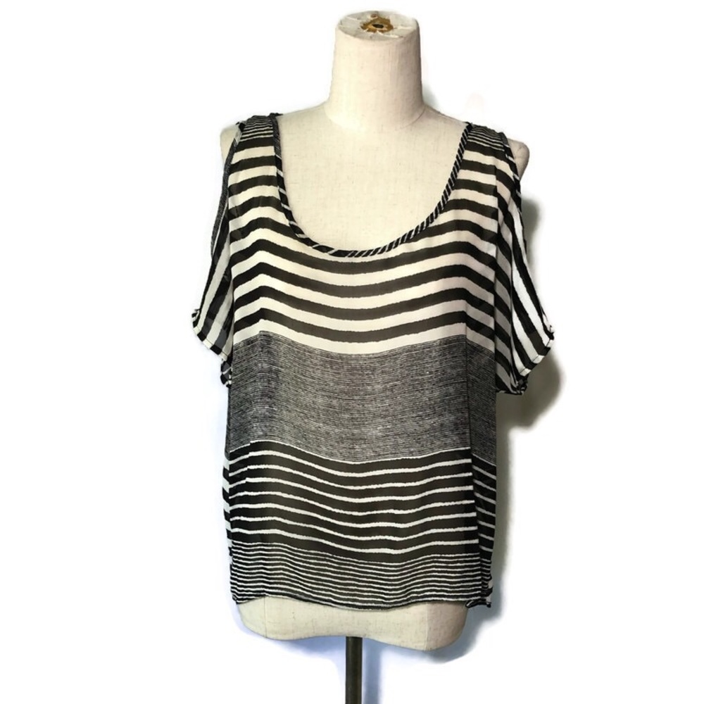 One Clothing M stripe cold shoulder top